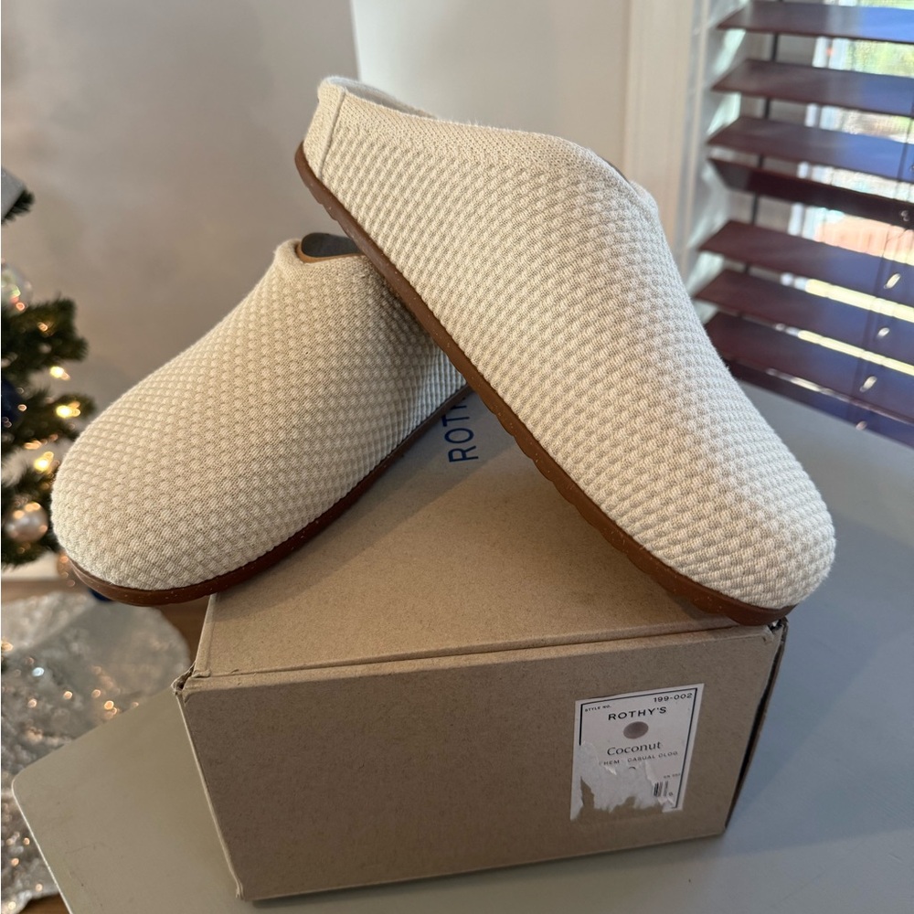 Rothy’s size 10 new in box coconut hemp casual clog